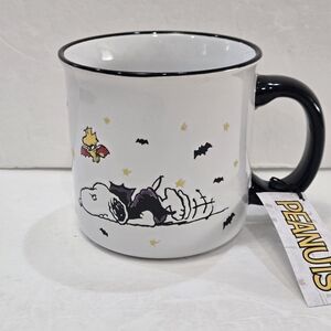 Peanuts Vampire Snoopy & Woodstock Bats Stars Halloween 21 oz Mug NWT